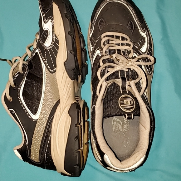 mens sketchers size 13